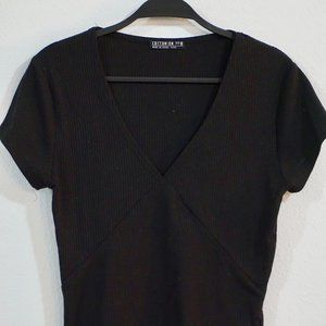 Black v neck Crop top
